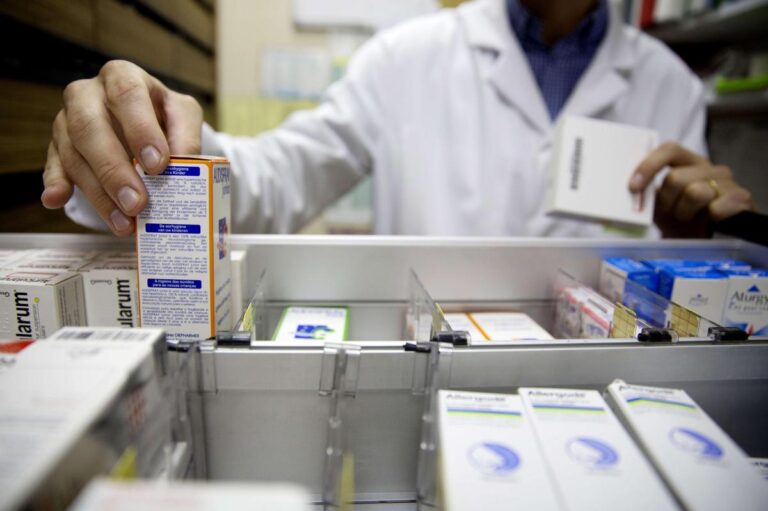 illustration pharmacie medicaments