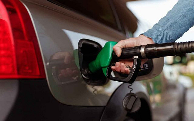 wasting-money-on-cars-body-a-020820210600-640x400